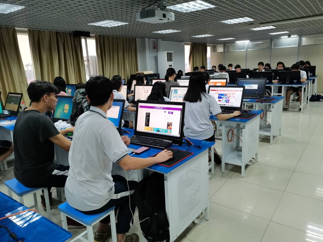 校企攜手育英才 廣州市工貿(mào)技師學(xué)院與益達(dá)教育走進(jìn)《運(yùn)營·美工崗位實(shí)戰(zhàn)》開班第一課
